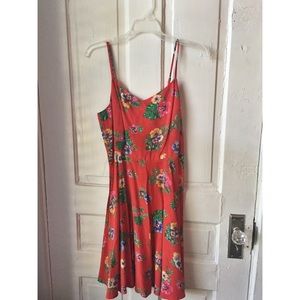 ❤️ NWOT Hawaiian Floral Fit and flare dress
